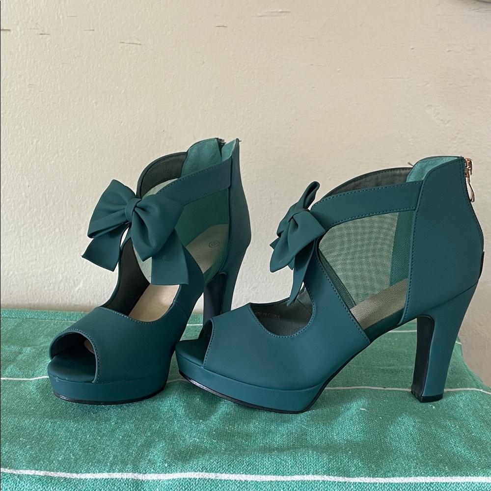 Elegant Teal Peep-Toe Heels